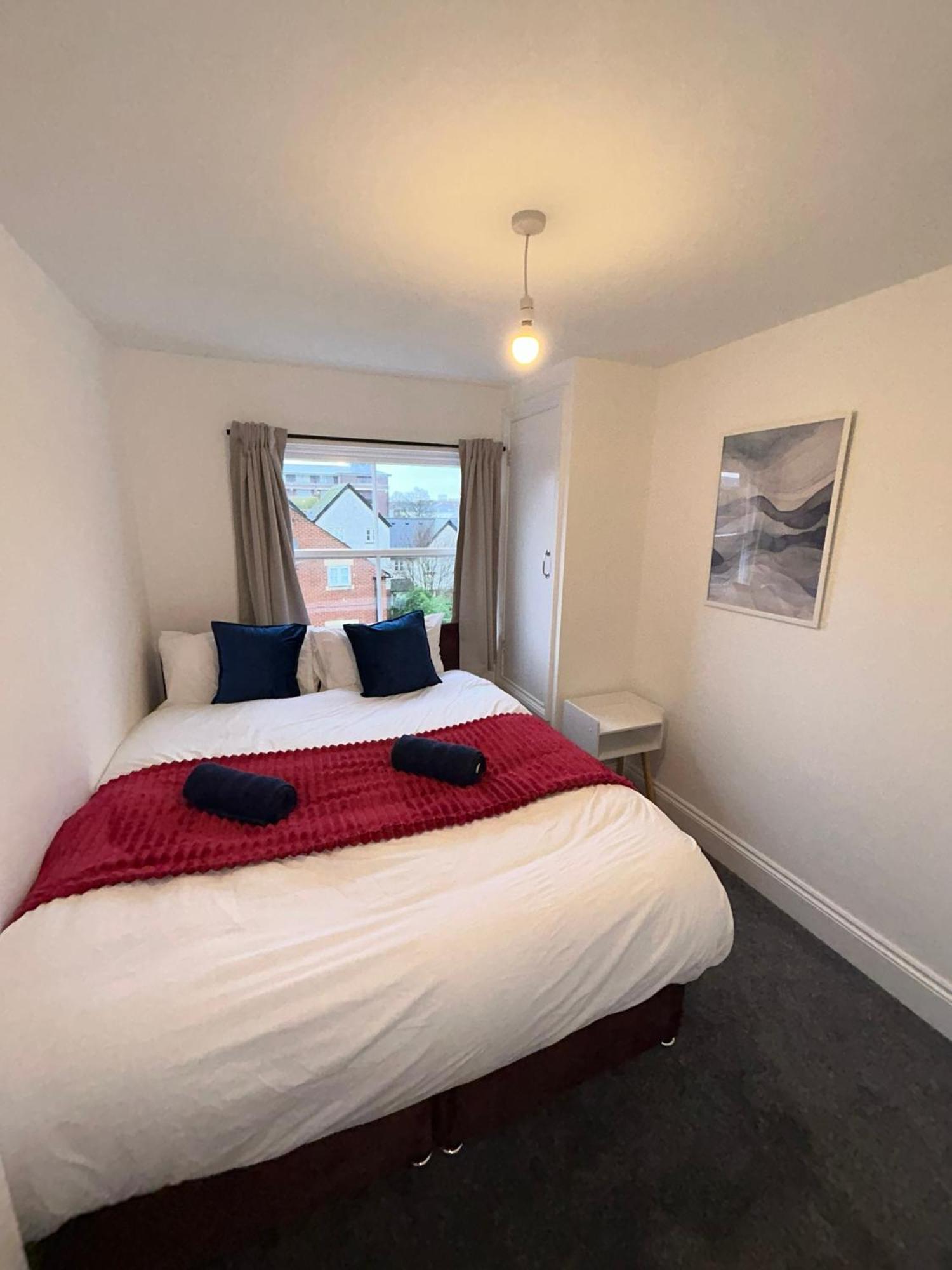 Brand New Modern Apartments Steps From Gloucester Quays 외부 사진