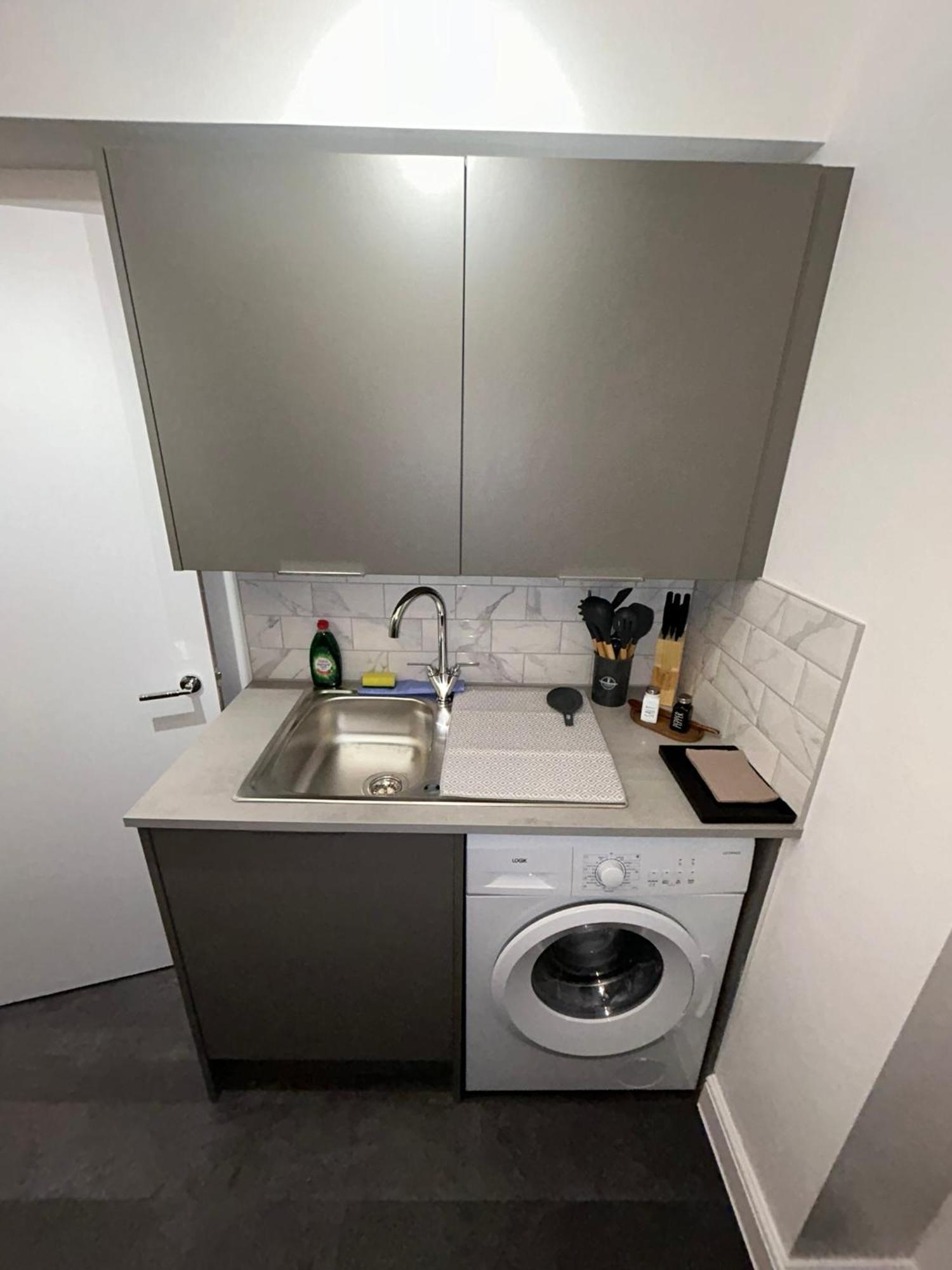 Brand New Modern Apartments Steps From Gloucester Quays 외부 사진