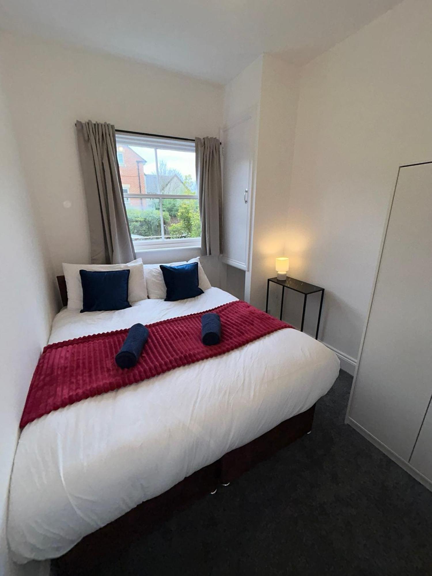 Brand New Modern Apartments Steps From Gloucester Quays 외부 사진