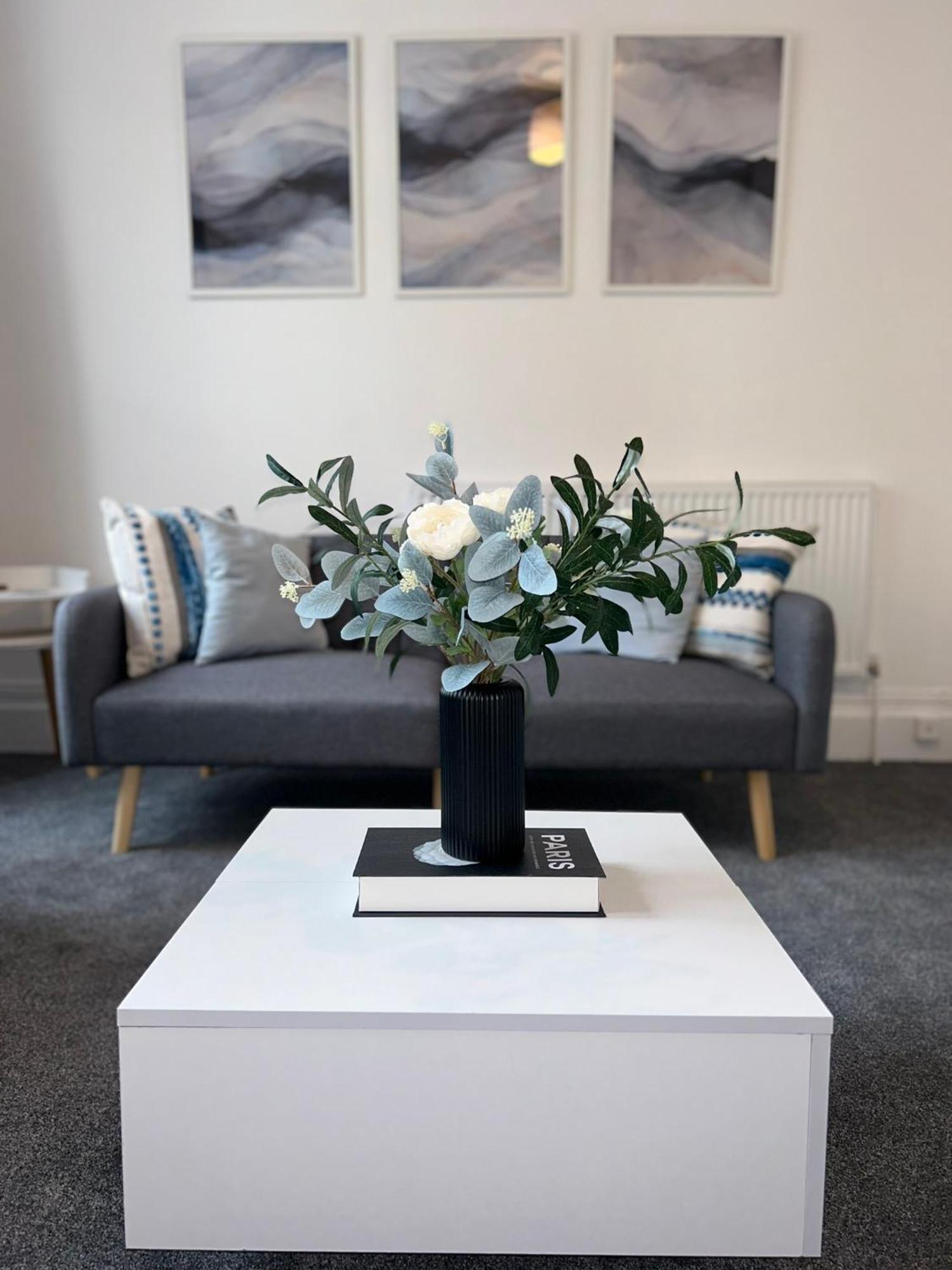 Brand New Modern Apartments Steps From Gloucester Quays 외부 사진