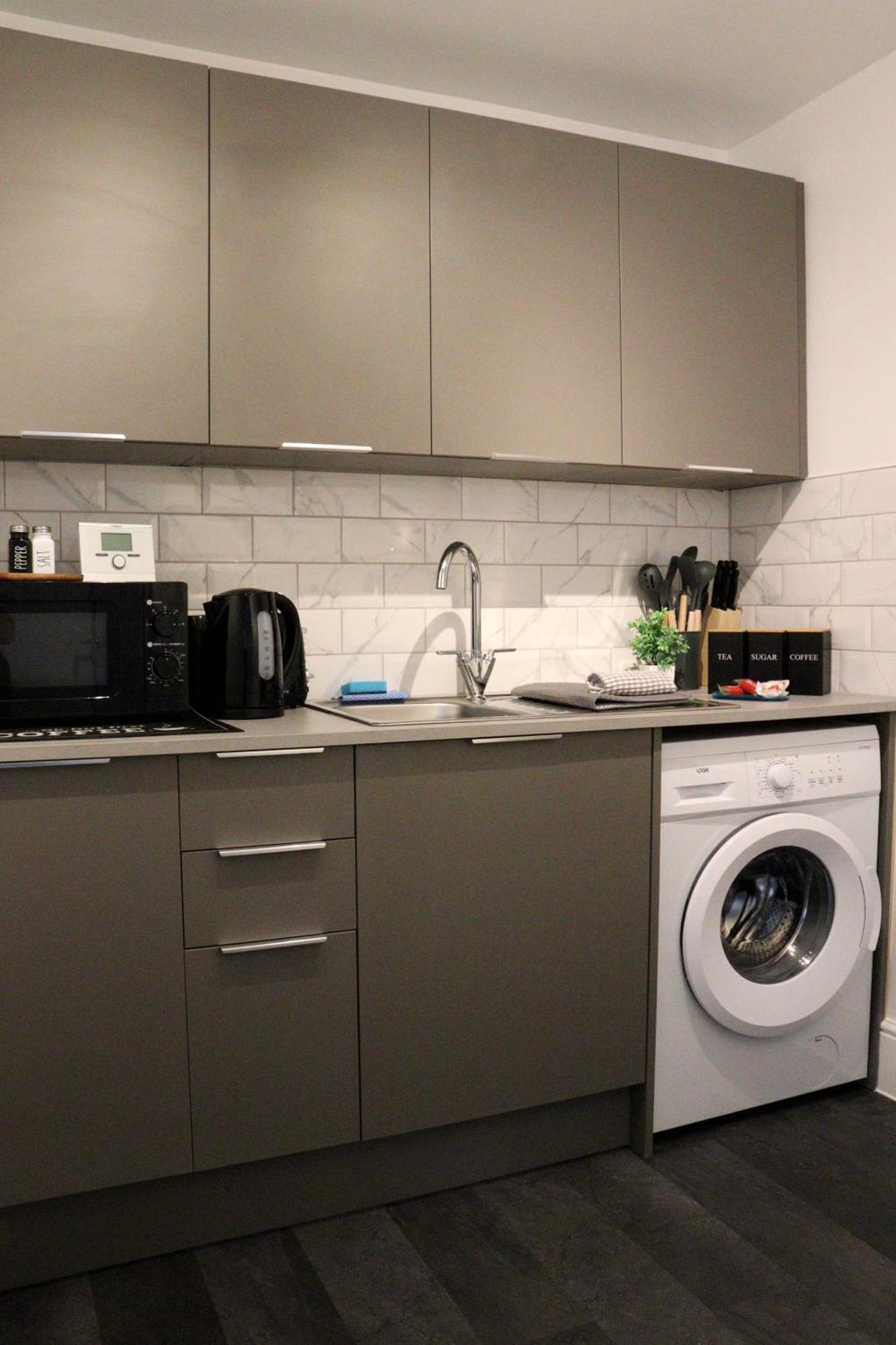 Brand New Modern Apartments Steps From Gloucester Quays 외부 사진