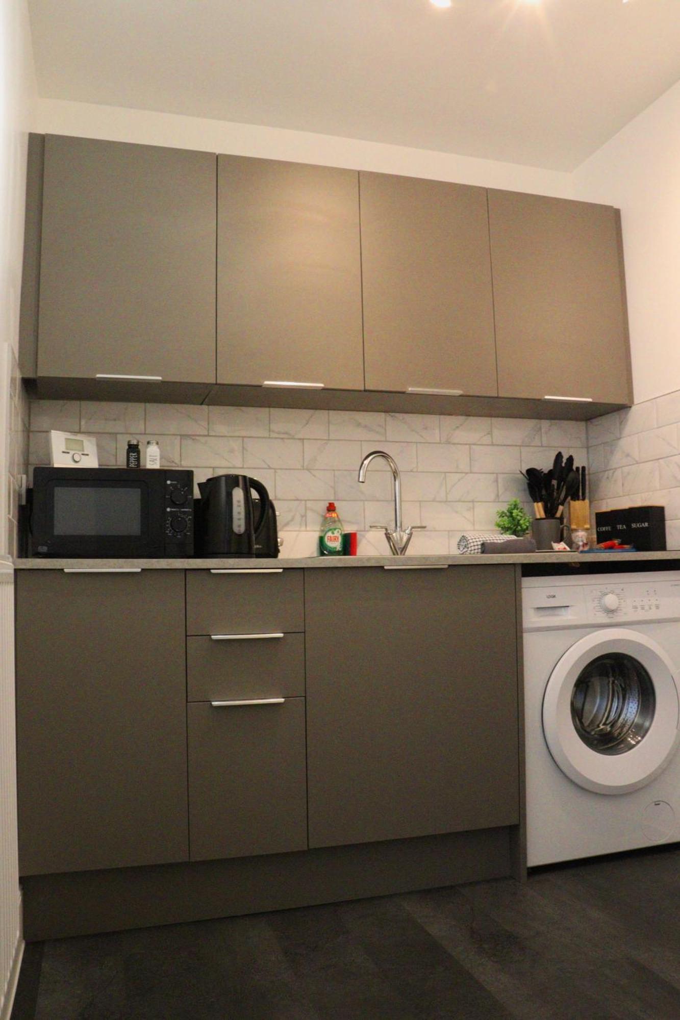 Brand New Modern Apartments Steps From Gloucester Quays 외부 사진